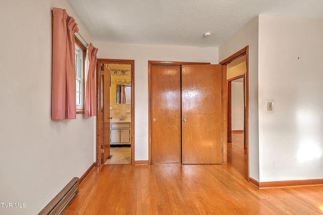 2402 Circleview Drive, Johnson City, TN 37604