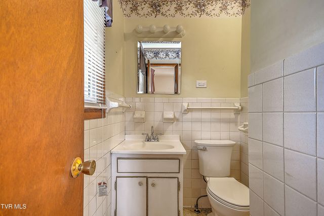 2402 Circleview Drive, Johnson City, TN 37604