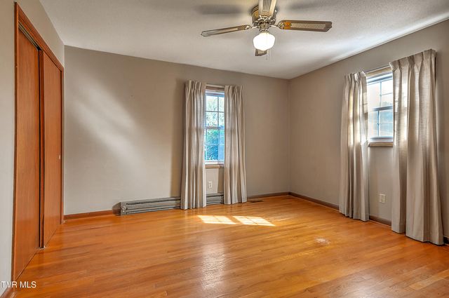 2402 Circleview Drive, Johnson City, TN 37604