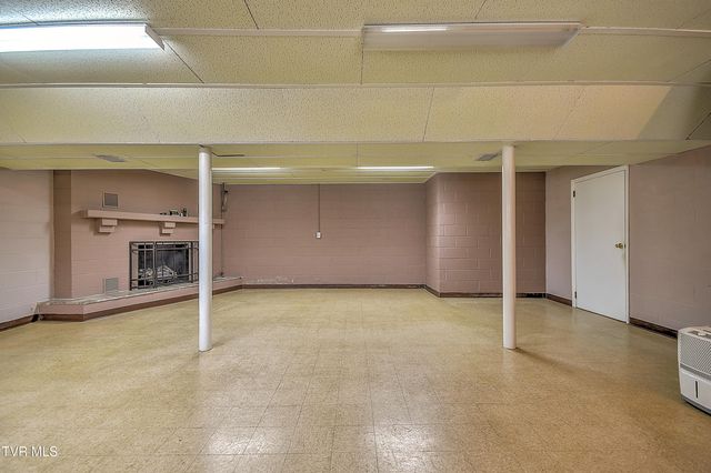 2402 Circleview Drive, Johnson City, TN 37604