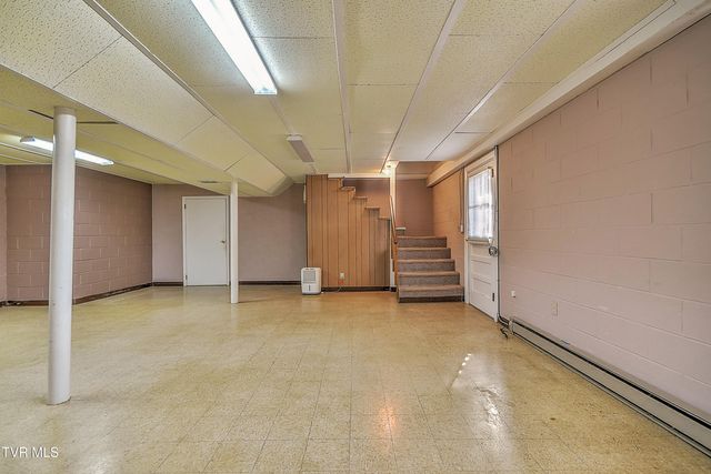 2402 Circleview Drive, Johnson City, TN 37604