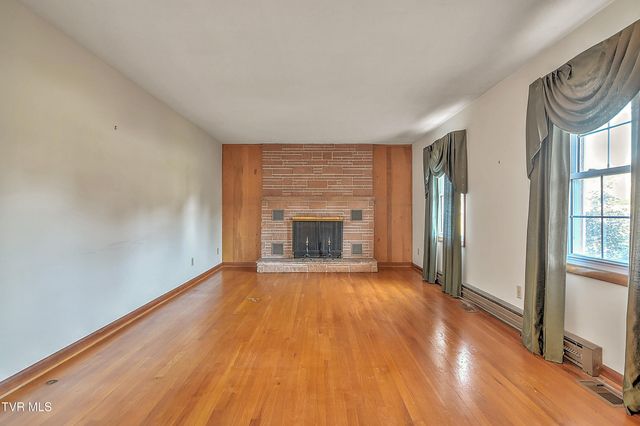 2402 Circleview Drive, Johnson City, TN 37604