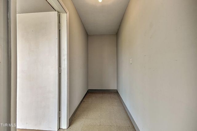 2402 Circleview Drive, Johnson City, TN 37604