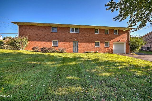 2402 Circleview Drive, Johnson City, TN 37604