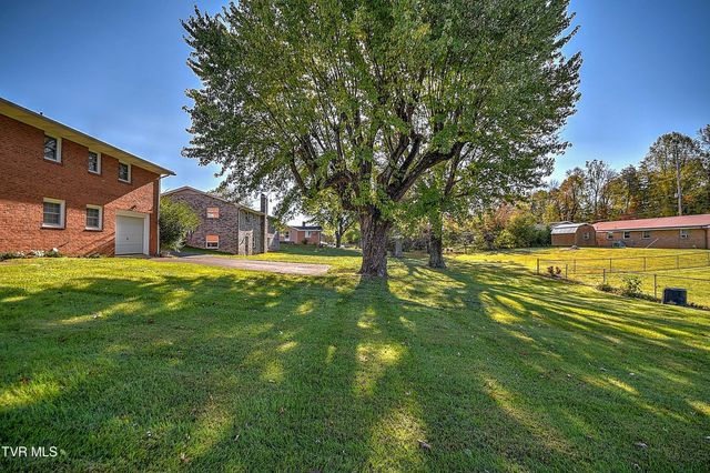 2402 Circleview Drive, Johnson City, TN 37604