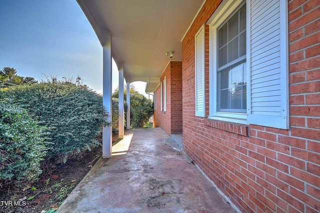2402 Circleview Drive, Johnson City, TN 37604