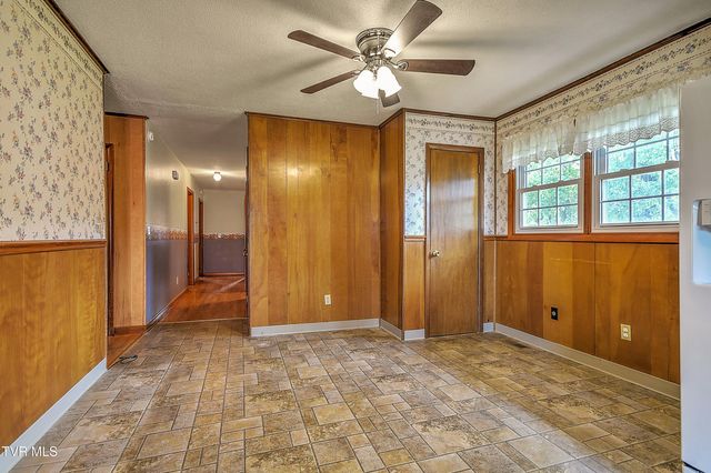 2402 Circleview Drive, Johnson City, TN 37604