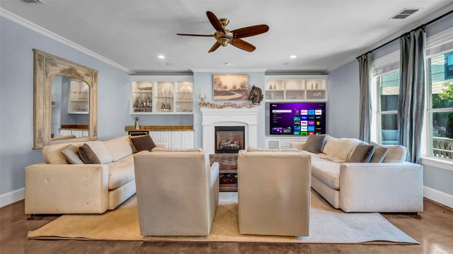5527 McCommas Boulevard, Dallas, TX 75206