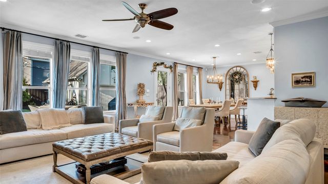 5527 McCommas Boulevard, Dallas, TX 75206