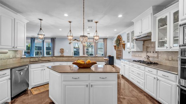 5527 McCommas Boulevard, Dallas, TX 75206