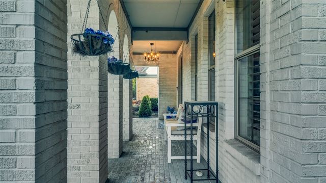 5527 McCommas Boulevard, Dallas, TX 75206