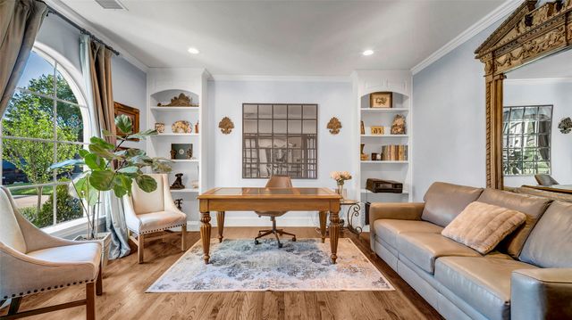 5527 McCommas Boulevard, Dallas, TX 75206