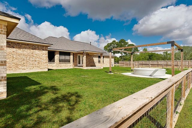 1403 Avenue L, Santa Fe, TX 77510