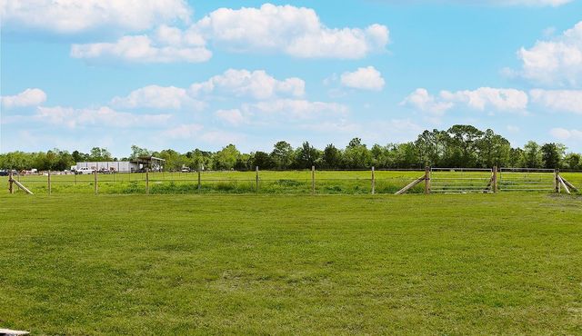 1403 Avenue L, Santa Fe, TX 77510