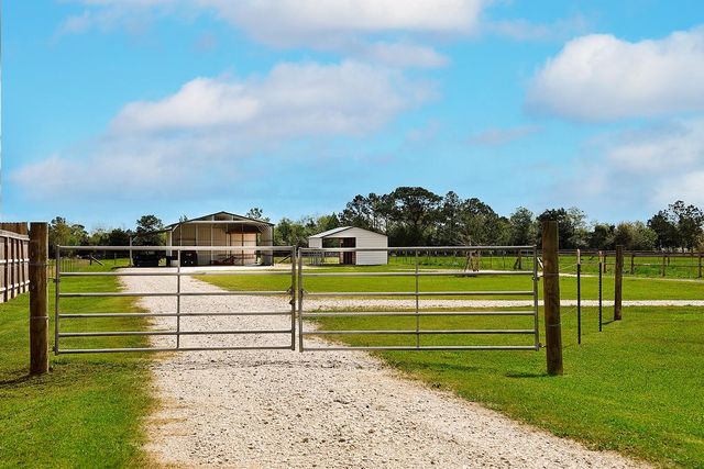 1403 Avenue L, Santa Fe, TX 77510