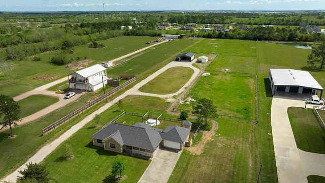 1403 Avenue L, Santa Fe, TX 77510