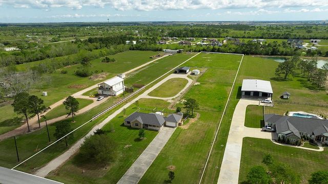 1403 Avenue L, Santa Fe, TX 77510