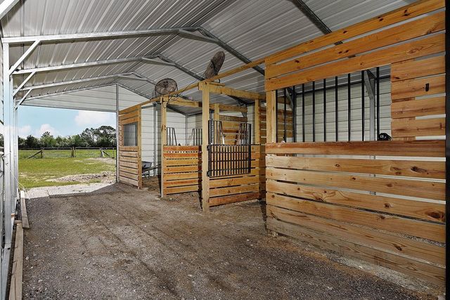 1403 Avenue L, Santa Fe, TX 77510