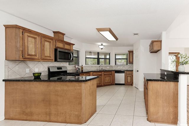 1403 Avenue L, Santa Fe, TX 77510