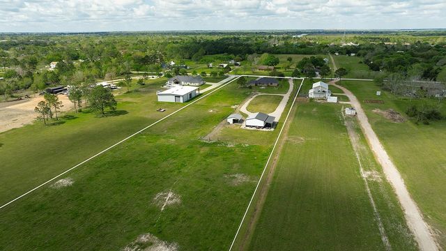 1403 Avenue L, Santa Fe, TX 77510