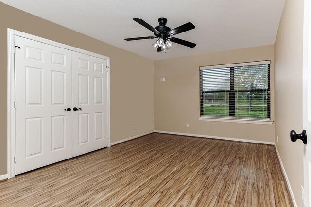 1403 Avenue L, Santa Fe, TX 77510