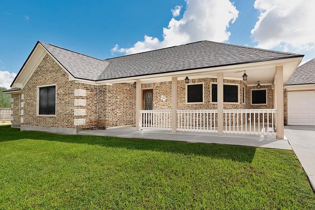 1403 Avenue L, Santa Fe, TX 77510