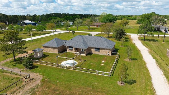 1403 Avenue L, Santa Fe, TX 77510