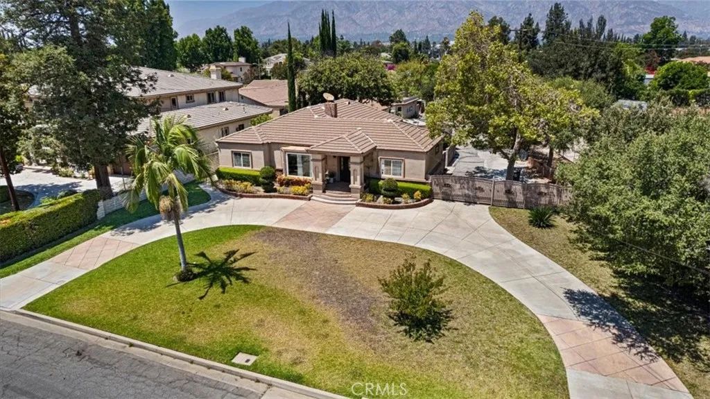 221 W Le Roy, Arcadia, CA 91007