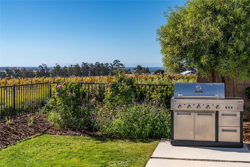 Image 32 of property listing at 1650 Eucalyptus, Nipomo, CA 93444