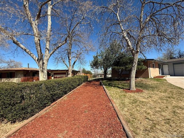 5674 W Chestnut Avenue, Littleton, CO 80128