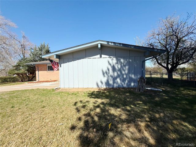 5674 W Chestnut Avenue, Littleton, CO 80128