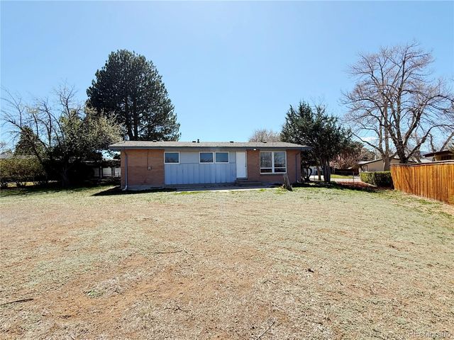 5674 W Chestnut Avenue, Littleton, CO 80128