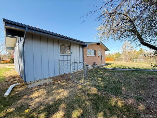 5674 W Chestnut Avenue, Littleton, CO 80128