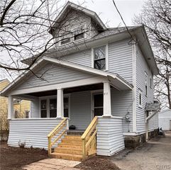 211 Pleasant Avenue, Clay, NY 13212