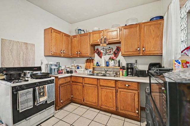 6621 S Oakley Avenue, Chicago, IL 60636