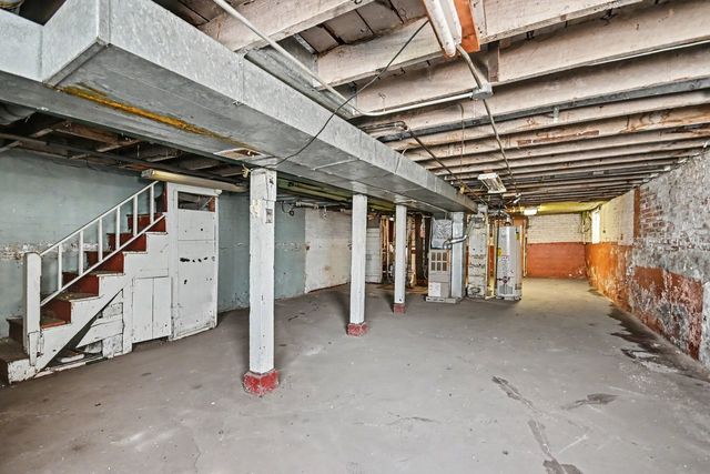 6621 S Oakley Avenue, Chicago, IL 60636