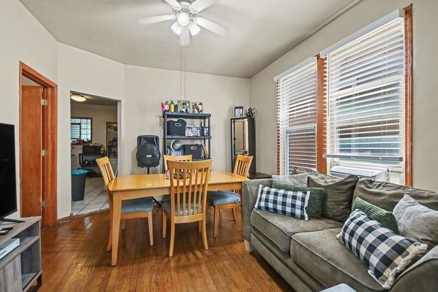 6621 S Oakley Avenue, Chicago, IL 60636