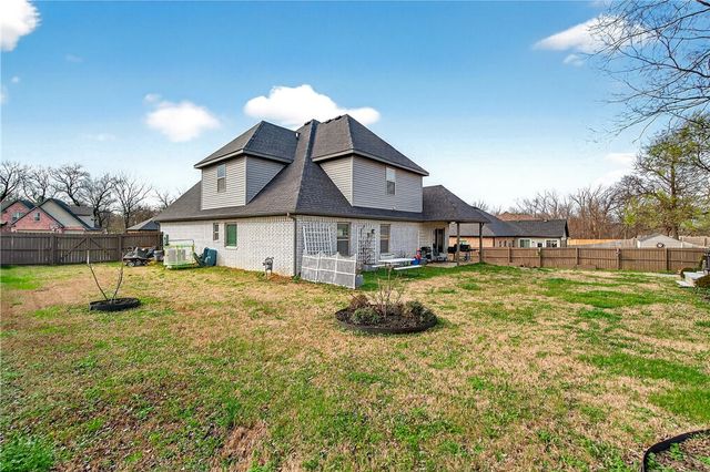 1040 Harrison Street, Pea Ridge, AR 72751