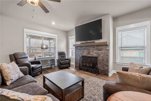 1040 Harrison Street, Pea Ridge, AR 72751