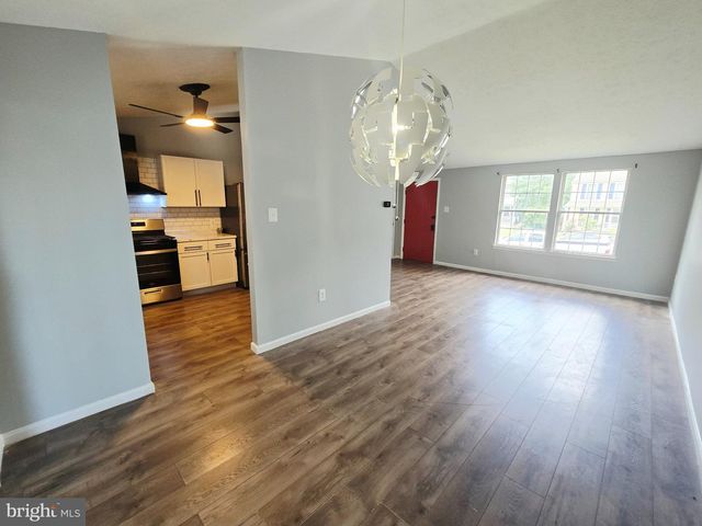 79 YEW RD, Essex, MD 21221