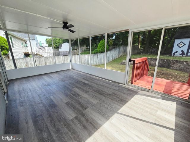 79 YEW RD, Essex, MD 21221