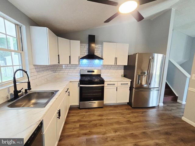 79 YEW RD, Essex, MD 21221