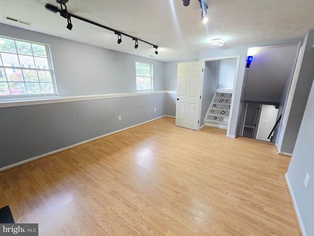 79 YEW RD, Essex, MD 21221