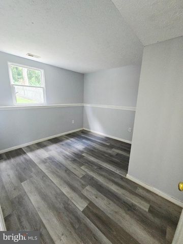 79 YEW RD, Essex, MD 21221