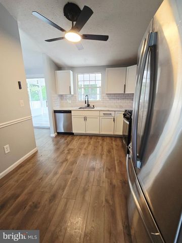 79 YEW RD, Essex, MD 21221