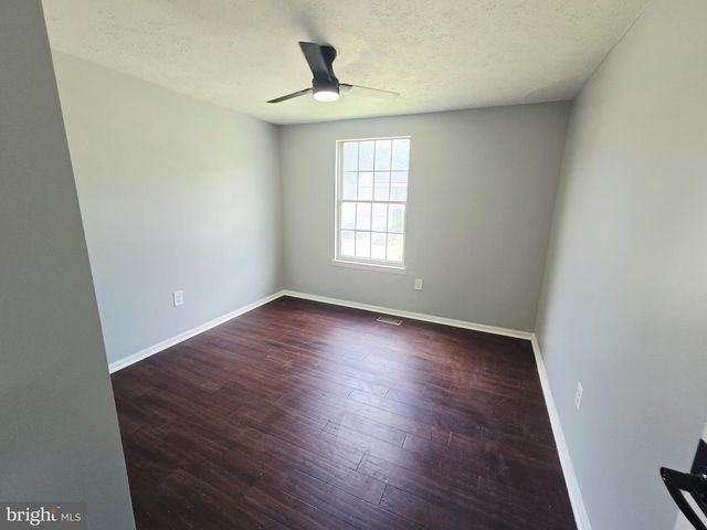 79 YEW RD, Essex, MD 21221