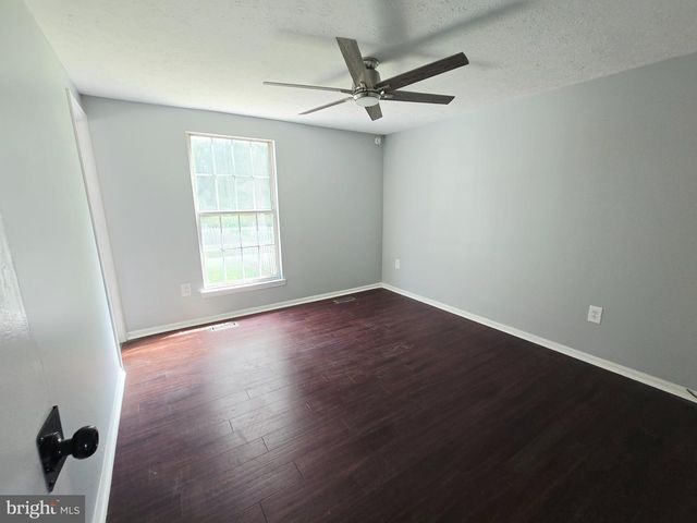 79 YEW RD, Essex, MD 21221