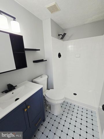 79 YEW RD, Essex, MD 21221