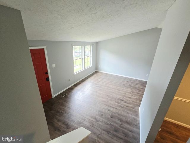 79 YEW RD, Essex, MD 21221