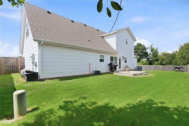 1200 St. Johns Wood, Cave Springs, AR 72718